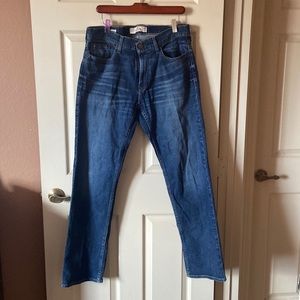 Barely worn mens Hollister blue jeans, size w32x L32.